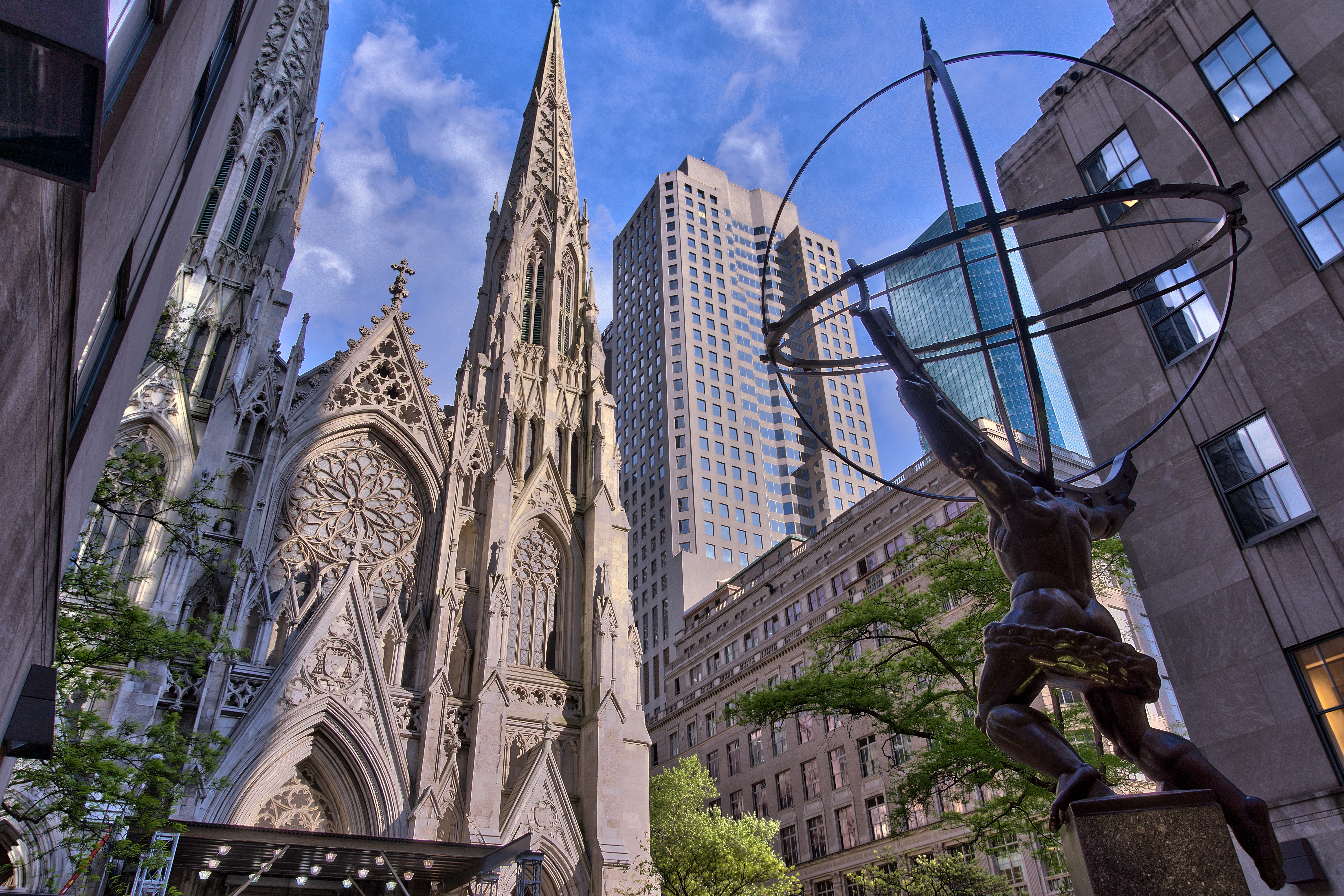 nyc_-_st_patrick_cathedral_-_facade_and_atlas